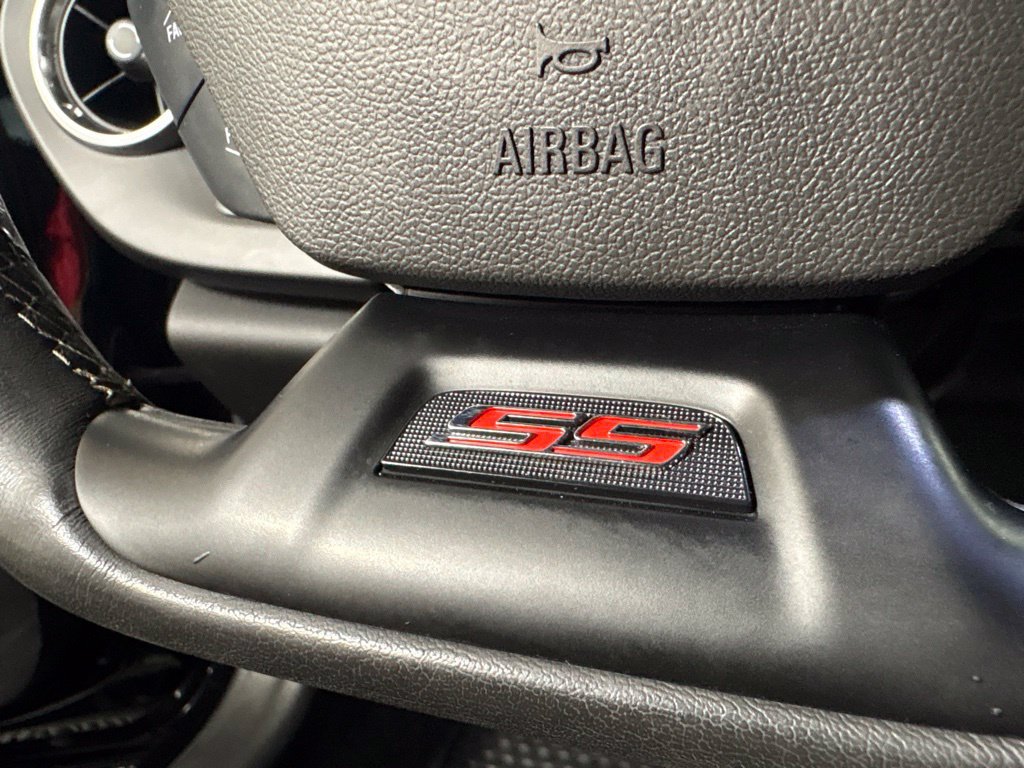 Used 2020 Chevrolet Camaro SS RWD image 21