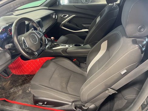 Used 2020 Chevrolet Camaro LT image 7