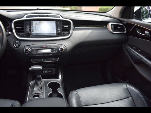 Used 2019 Kia Sorento EX w/ EX Touring Package FWD image 31