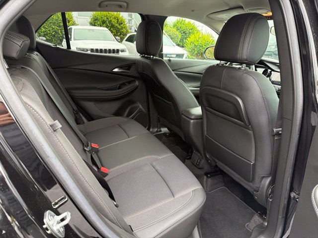 Used 2023 Buick Encore GX Preferred w/ Cold Weather Comfort Package AWD/4WD image 23