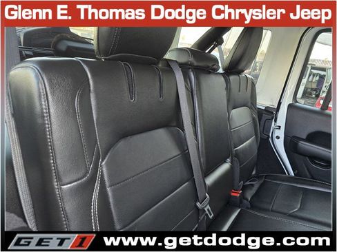 Used 2023 Jeep Wrangler Sahara image 30