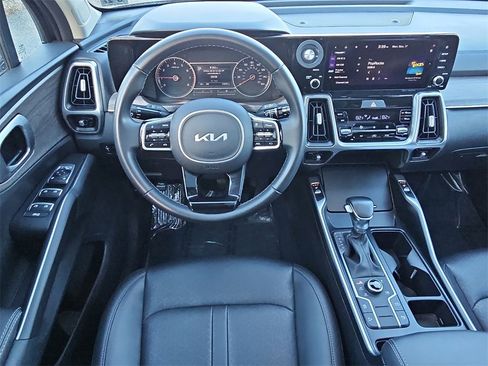 Certified 2022 Kia Sorento S w/ Panoramic Sunroof Package image 11