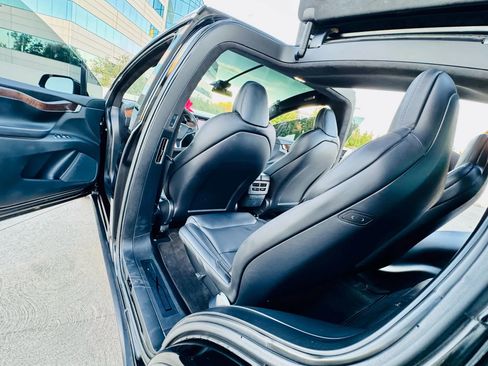 Used 2021 Tesla Model X Long Range image 40