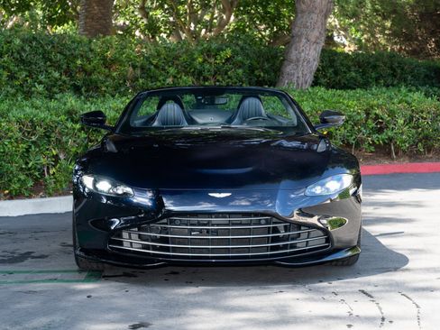 Used 2023 Aston Martin V8 Vantage image 5
