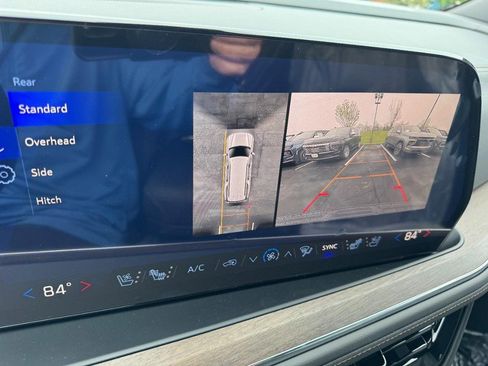 New 2026 Chevrolet Suburban High Country AWD/4WD image 17