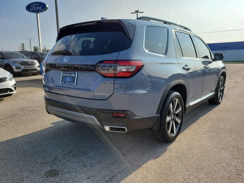 Used 2023 Honda Pilot Touring image 6