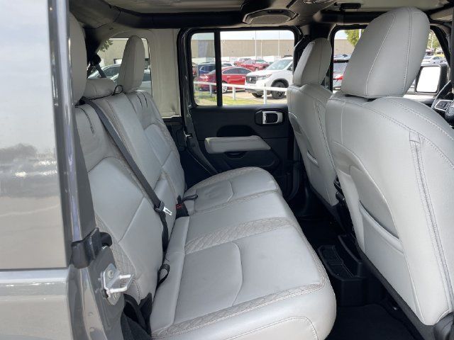 Used 2022 Jeep Wrangler Unlimited Sahara AWD/4WD image 29