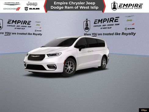 New 2026 Chrysler Pacifica Select image 1