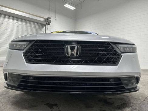 Used 2025 Honda Accord Touring image 10