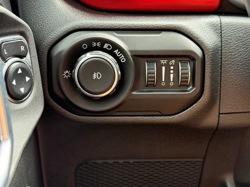 Used 2021 Jeep Wrangler Rubicon AWD/4WD image 10