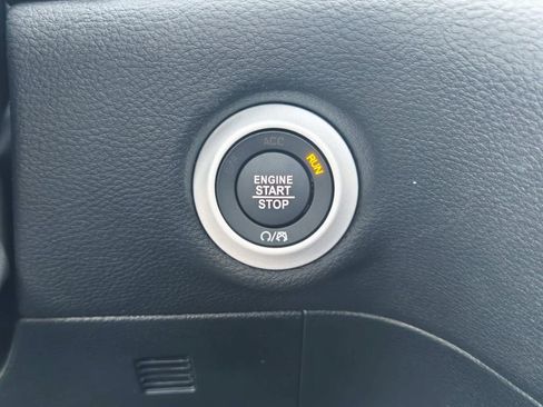 New 2026 Chrysler Pacifica Select FWD image 30