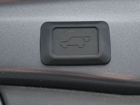 Certified 2022 Toyota RAV4 XLE image 31