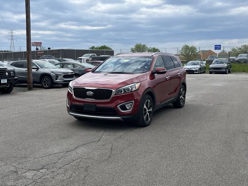 Used 2018 Kia Sorento EX image 3