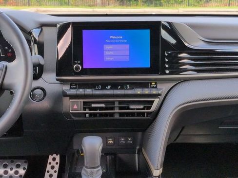Certified 2025 Toyota Camry SE w/ Convenience Package FWD image 17