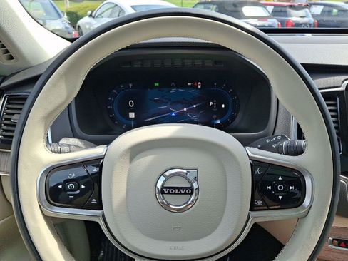 Used 2023 Volvo XC90 B6 Plus image 22