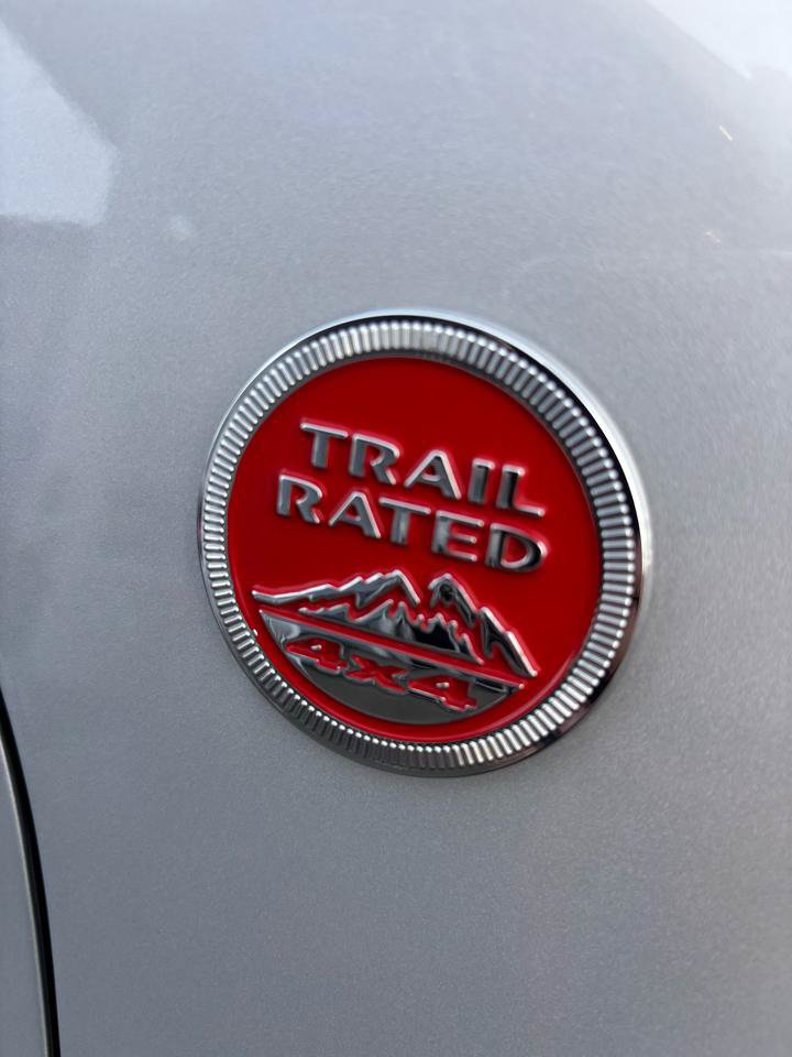 Used 2016 Jeep Renegade Trailhawk w/ Premium Trailhawk Package AWD/4WD image 37