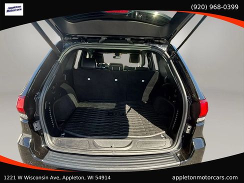 Used 2019 Jeep Grand Cherokee Altitude AWD/4WD image 24