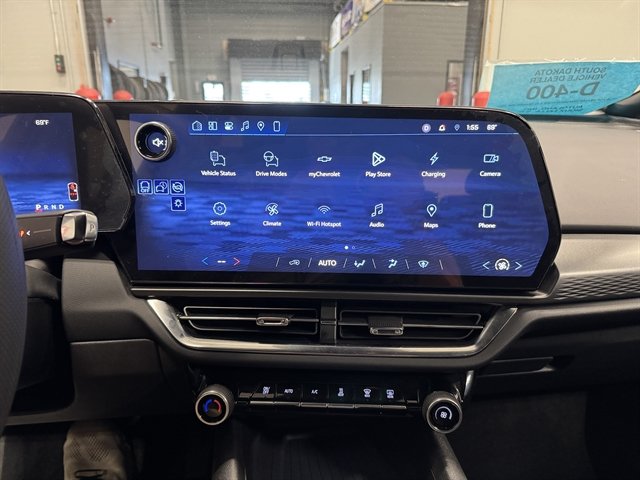 Used 2025 Chevrolet Equinox EV LT FWD image 24