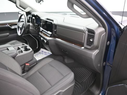 Used 2023 GMC Sierra 1500 SLE AWD/4WD image 9