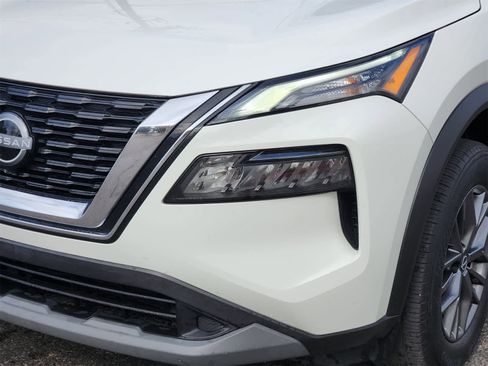 Used 2023 Nissan Rogue S image 7