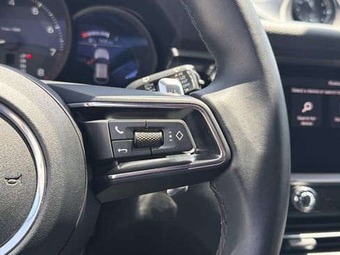 Used 2024 Porsche Macan AWD/4WD image 21
