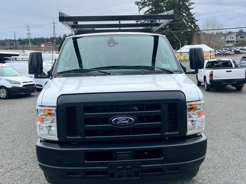 Used 2022 Ford E-450 and Econoline 450 Super Duty RWD image 2