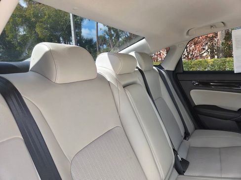 Used 2022 Honda Civic Touring image 14