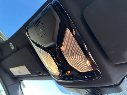 Certified 2023 BMW 540i xDrive w/ Executive Package image 28