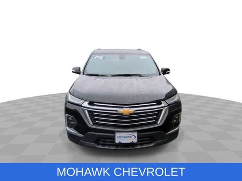 Used 2023 Chevrolet Traverse LT AWD/4WD image 3