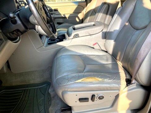 Used 2004 GMC Yukon XL SLT w/ Preferred Equipment Group image 11