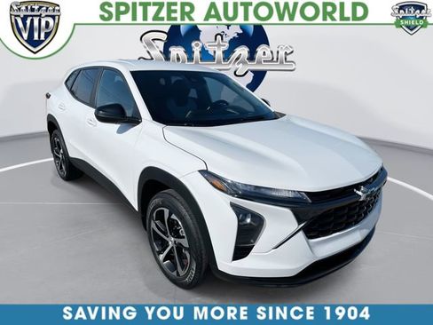 Used 2024 Chevrolet Trax RS FWD image 1