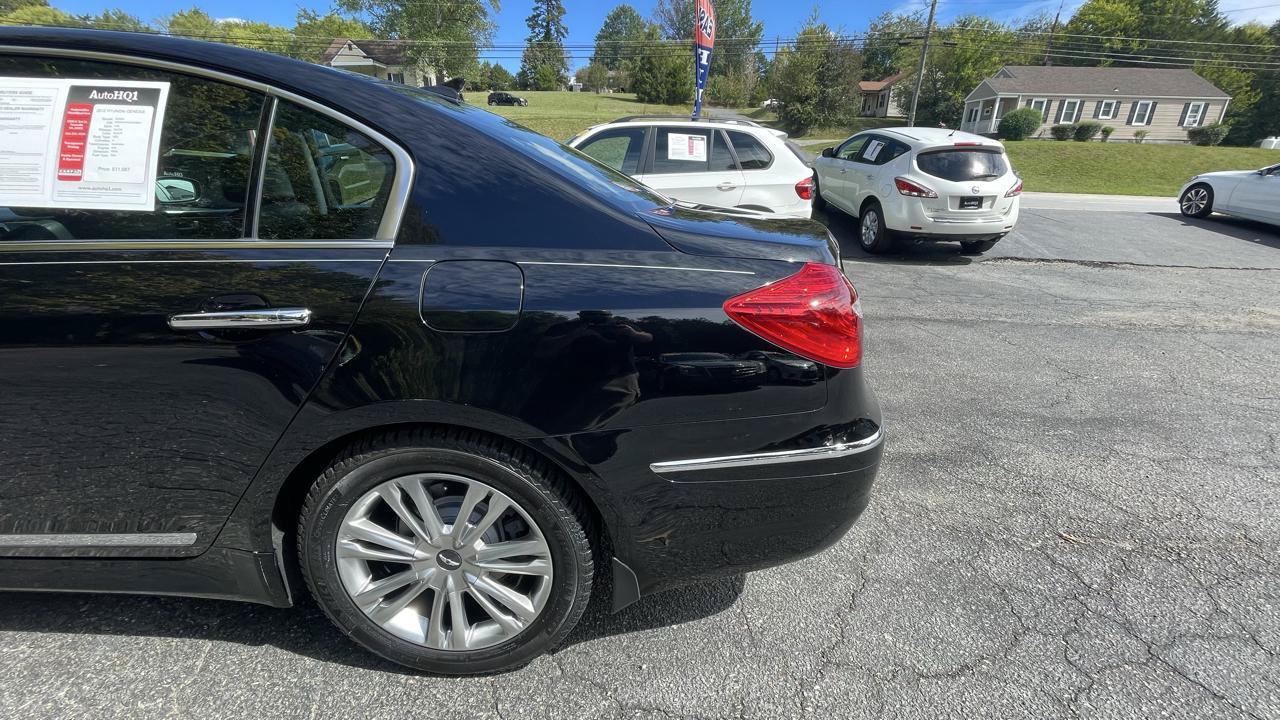 Used 2012 Hyundai Genesis 4.6 RWD image 5