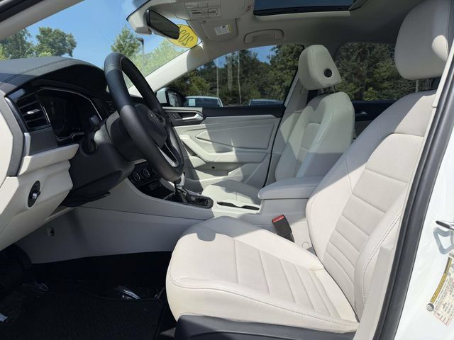 Used 2024 Volkswagen Jetta SE w/ Panoramic Sunroof Package FWD image 14