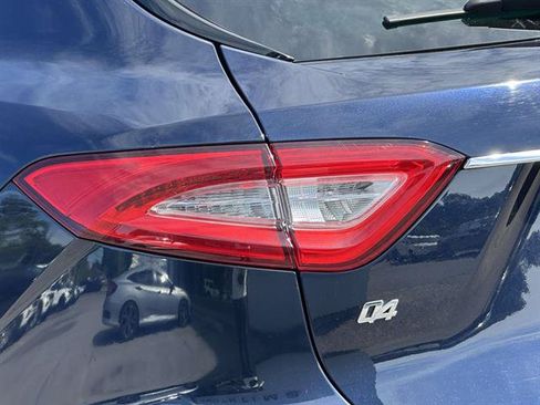Used 2020 Maserati Levante AWD/4WD image 31