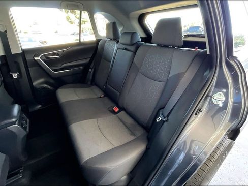 Used 2020 Toyota RAV4 XLE image 22