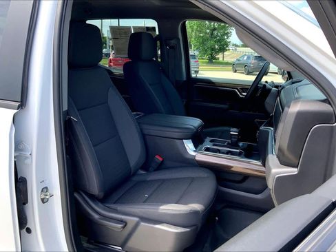 Used 2024 Chevrolet Silverado 1500 LT Trail Boss AWD/4WD image 9