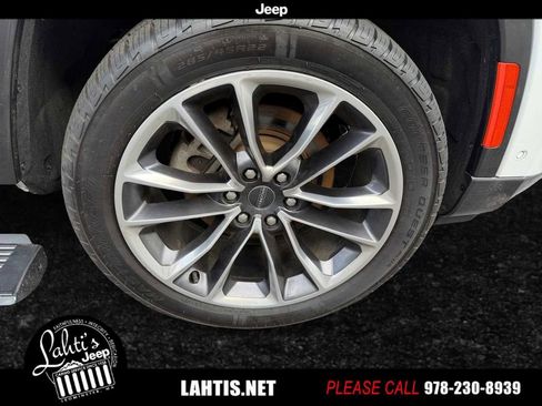 Used 2022 Jeep Wagoneer Series III w/ Premium Group I image 10