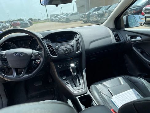 Used 2016 Ford Focus SE w/ Equipment Group 201A FWD image 15