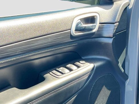 Used 2021 Jeep Grand Cherokee Laredo X image 18