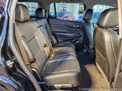 Certified 2023 GMC Acadia SLT image 30