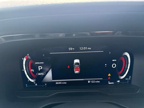 Used 2025 Nissan Pathfinder Platinum w/ Cargo Package image 18