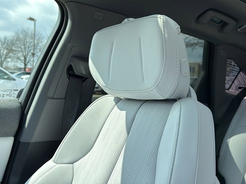 New 2026 Cadillac Optiq Sport 2 w/ LPO, Floor Liner Package image 22