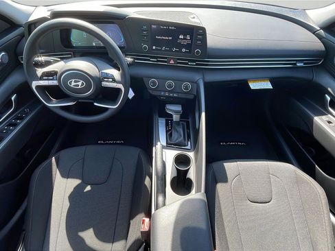 New 2026 Hyundai Elantra SE FWD image 23