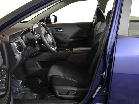 Used 2023 Nissan Rogue SV image 22