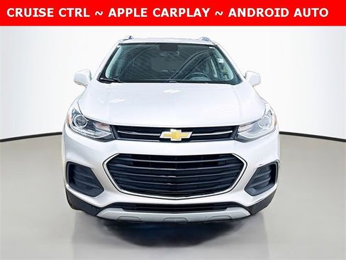 Used 2018 Chevrolet Trax LT w/ LT Convenience Package image 3