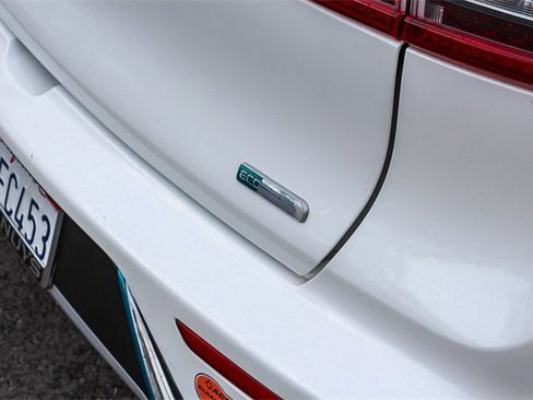 Used 2019 Kia Niro EX image 12