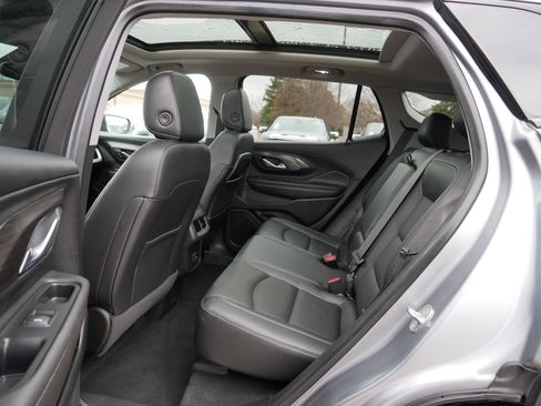 Used 2023 GMC Terrain SLT w/ Tech Package image 34