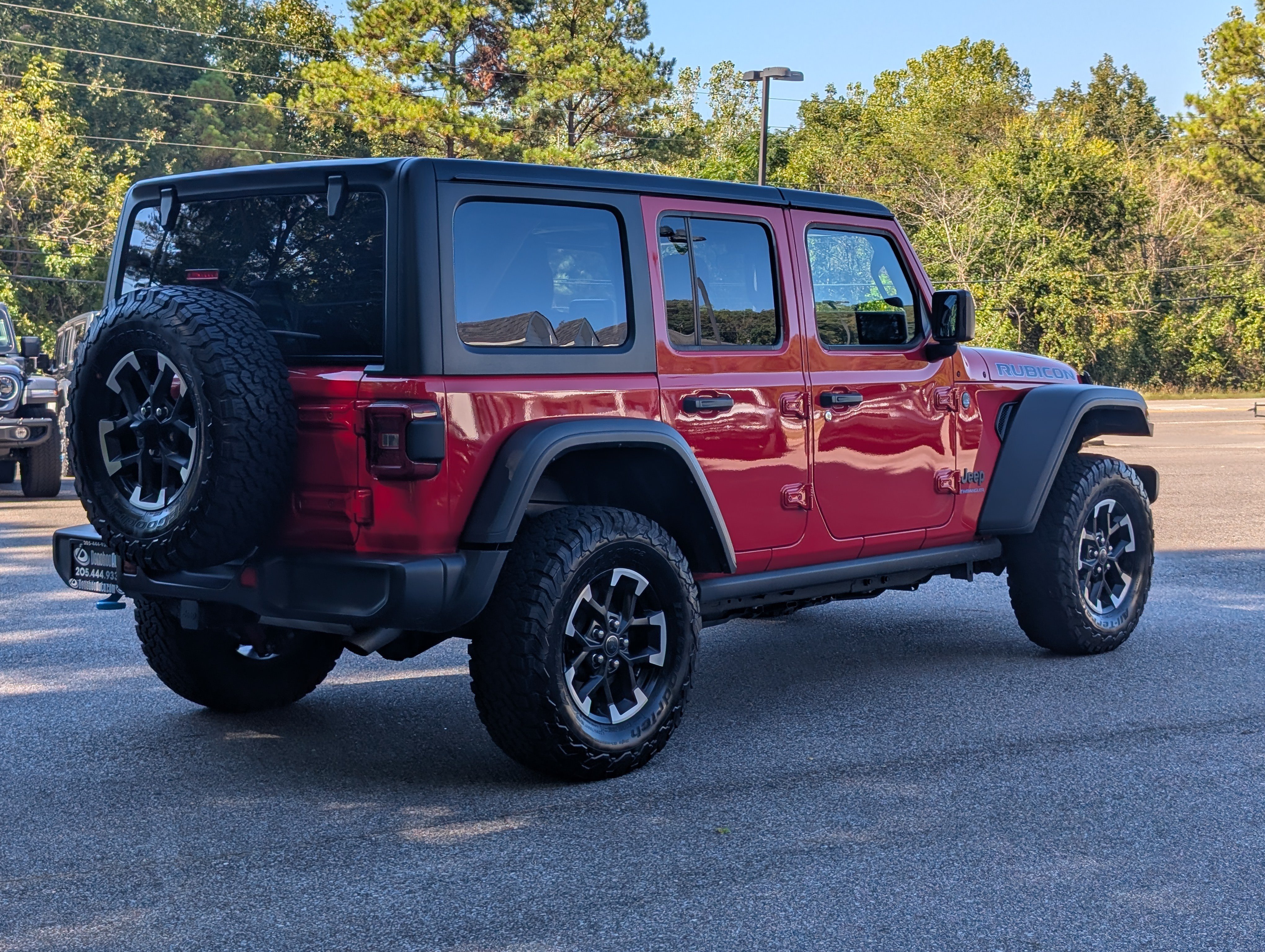 Used 2025 Jeep Wrangler Unlimited Rubicon 4xe AWD/4WD image 9