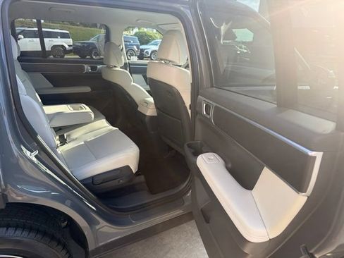 Used 2025 Hyundai Santa Fe SEL FWD image 21