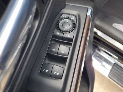 Used 2021 GMC Sierra 1500 SLT RWD image 18